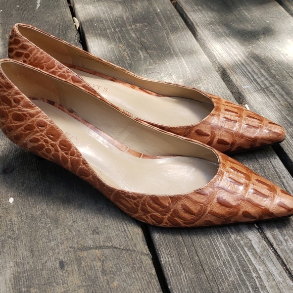 Talbots Erica Croc Kitten Heels size 7.5B - Picture 2 of 8